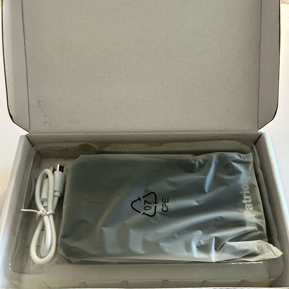 Genuine 4Patriots Power Cell Solar Phone Charger USB Power Bank 10,000 MAH / NEW
